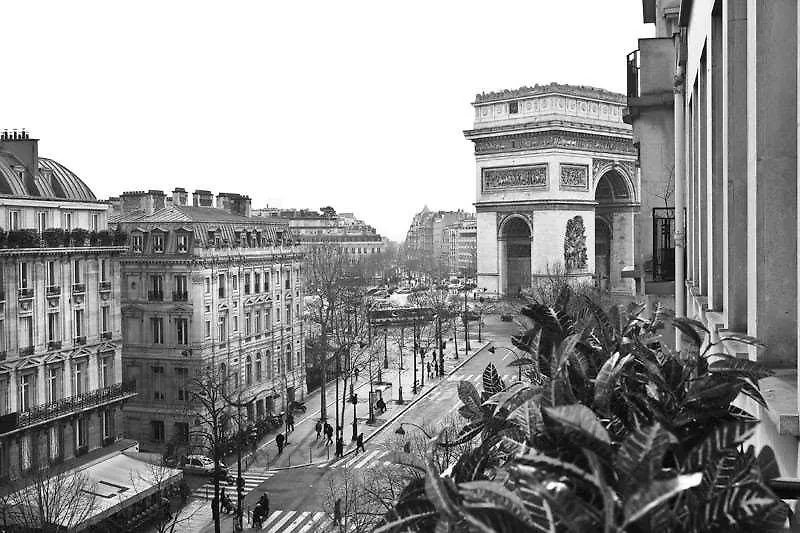 Cecilia Arc De Triomphe-1